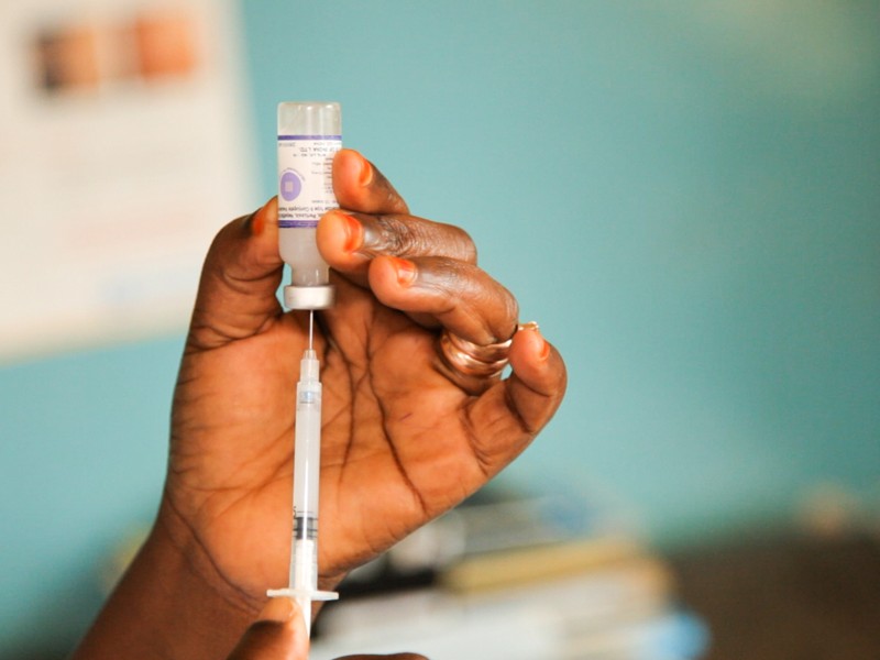 Vaccine roll-outs cut deaths by 60% - study